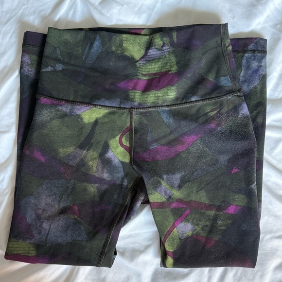 Lululemon Wunder Under Crop Size 4 - Picture 5 of 10